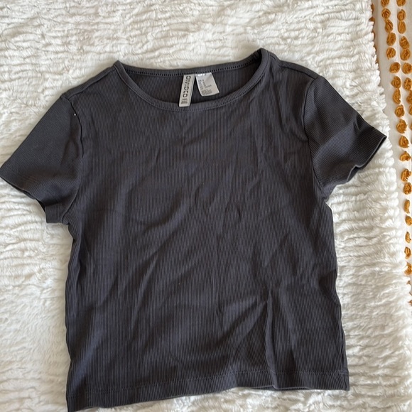 Divided H&M Dark Grey Cropped Top! Womens Size : M - Picture 5 of 5